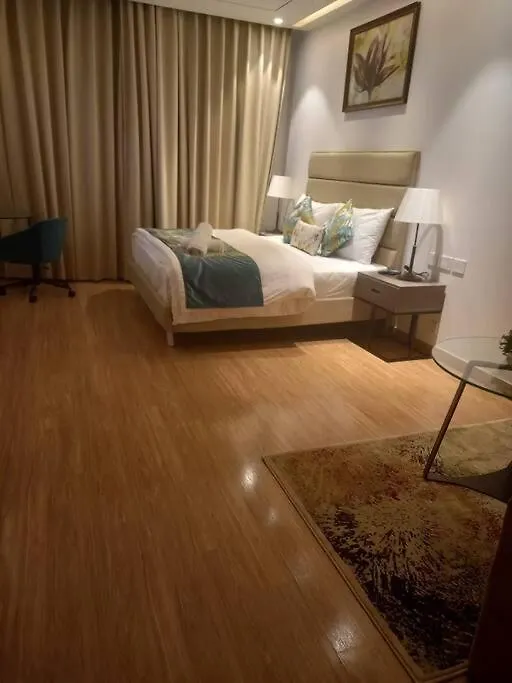 Luxurious Stay At Aipl Joy Street By Noblenest グルガウン 0*,  インド