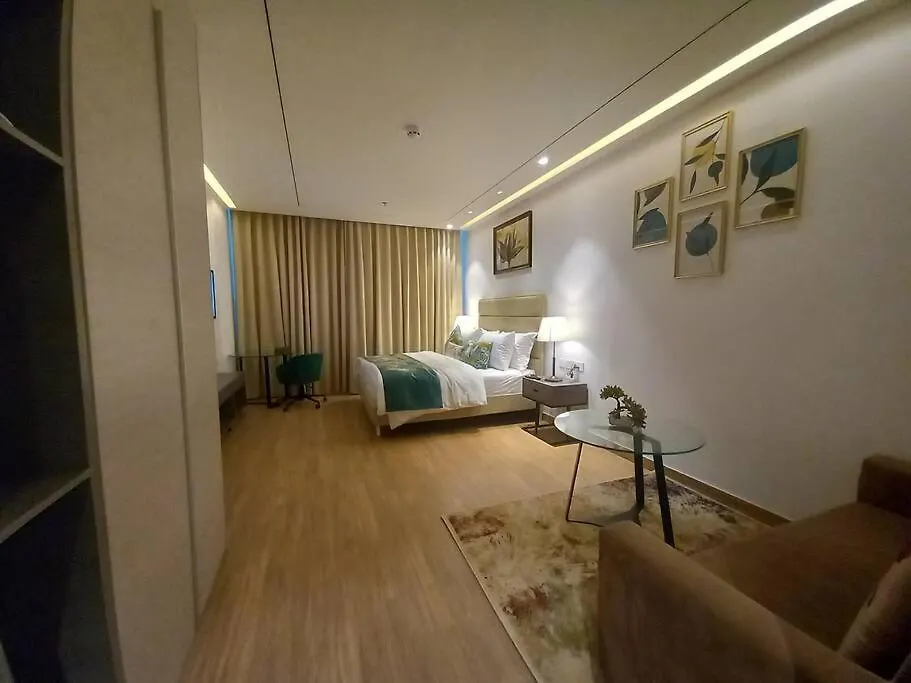 Luxurious Stay At Aipl Joy Street By Noblenest グルガウン
